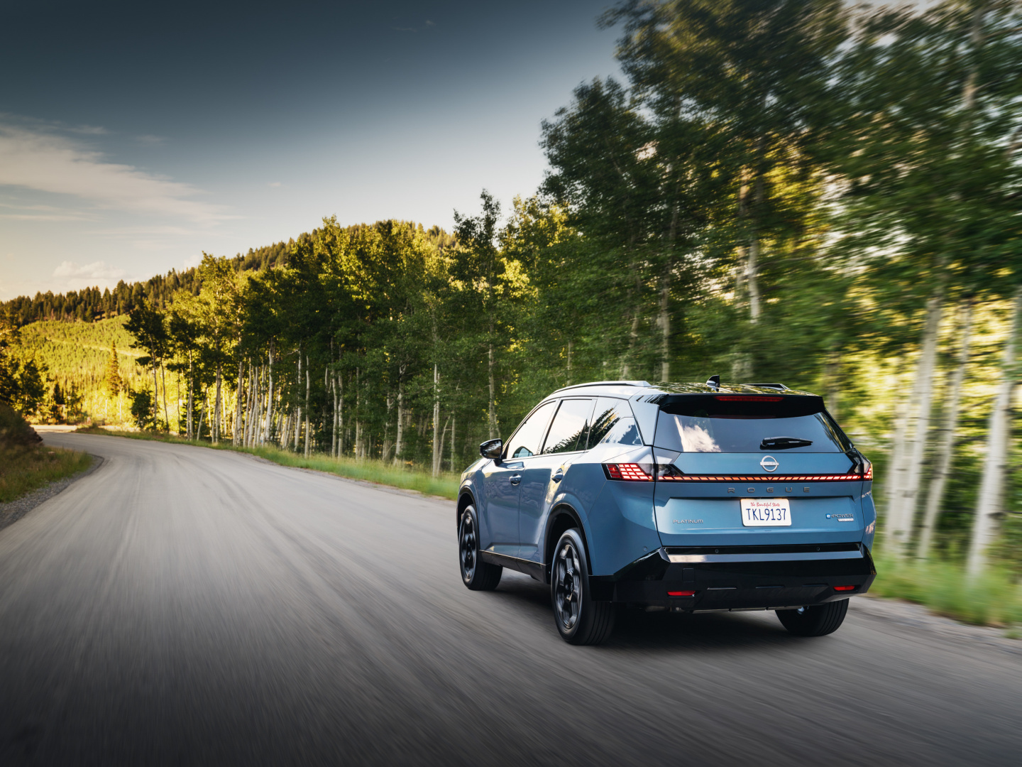 SMALL_2027 Nissan Rogue Hybrid-30